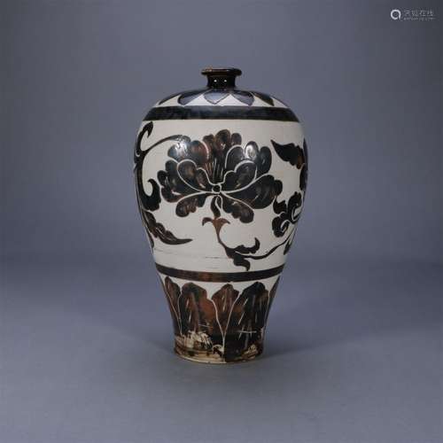 Cizhou Kiln flower design plum vase