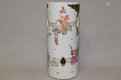 19th C. Chinese Porcelain Famille Rose Hat Stand