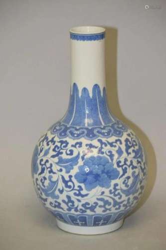 19th C. Chinese Porcelain B&W Floral Bulbous Vase