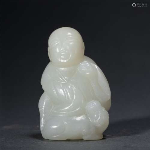 A CHINESE WHITE JADE FIGURE ORNAMENTS