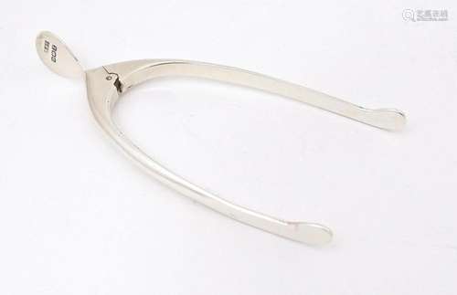 Silver sugar tongs of wishbone form, hallmarked Birmingham 1...