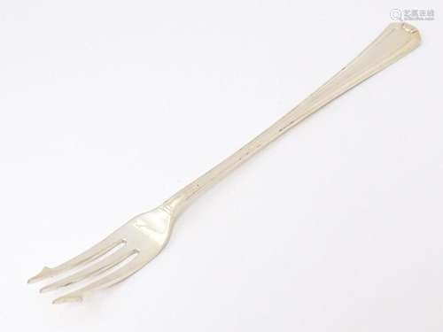 A silver pickle fork hallmarked Sheffield 1977, maker Franci...