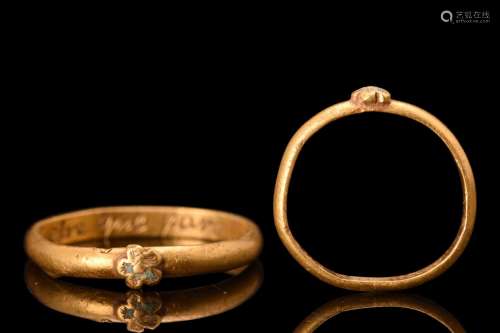 MEDIEVAL GOLD POSY RING WITH FLORAL PATTERN