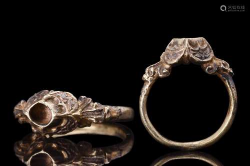 LATE MEDIEVAL GOLD RING