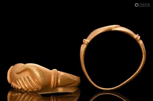 POST-MEDIEVAL CLASPED HANDS GOLD RING