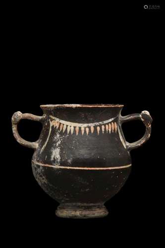 GNATHIAN BLACK-GLAZED TWO HANDLED CUP