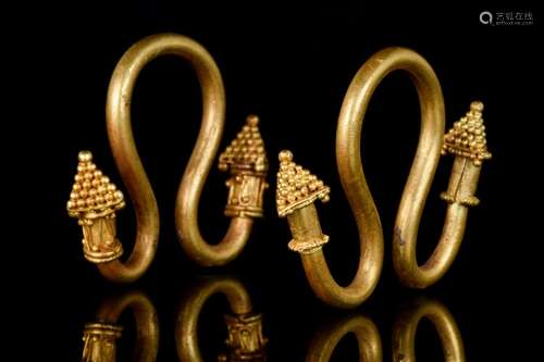 PAIR OF EARLY ROMAN GOLD EARRINGS