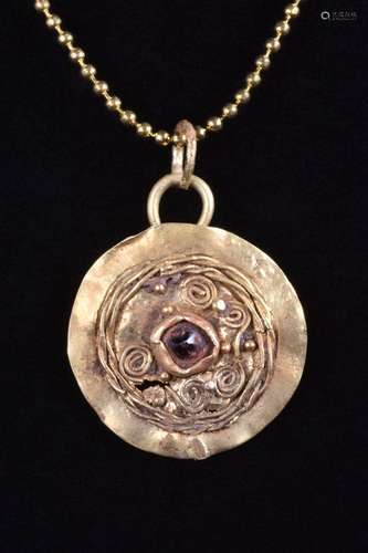 ROMAN GOLD "SUN DISC" PENDANT WITH STONE