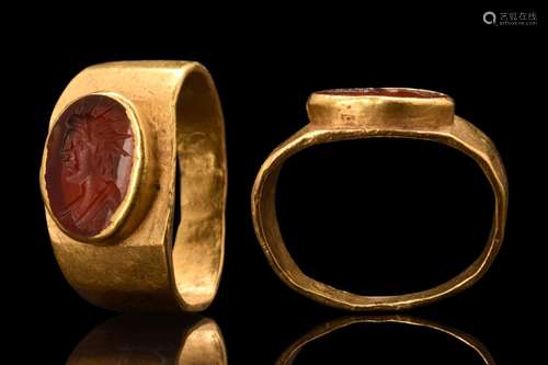 ROMAN GOLD INTAGLIO RING WITH SOL INVICTUS