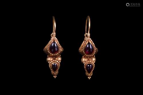 ROMAN GOLD EARRINGS WITH GARNETS AND FILIGREE