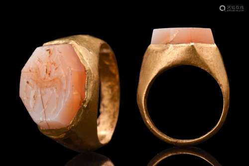 ROMAN GOLD RING WITH HORSE RIDER INTAGLIO