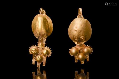 A PAIR OF ROMAN GOLD EARRINGS