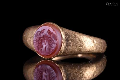 ROMAN GOLD RING WITH SCORPION CARNELIAN INTAGLIO