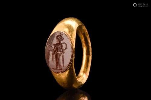 ROMAN GOLD RING WITH GODDESS INTAGLIO