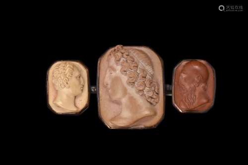 SUPERB NEO-CLASSICAL GOLD BROOCH WITH 3 CAMEO PORTRAITS