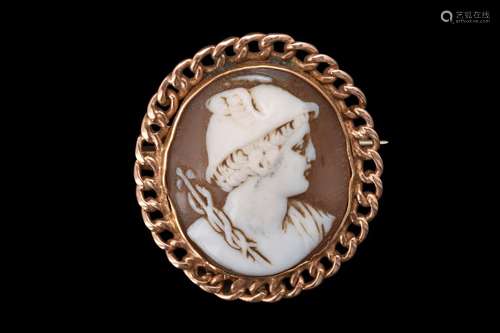 NEOCLASSICAL GOLD BROOCH WITH HERMES CAMEO