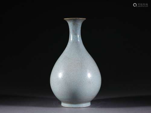 A Ge-ware Crackle Vase Yuhuchunping