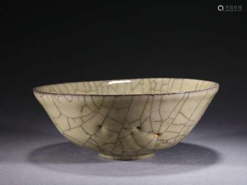 A Ge-ware Crackle Bowl