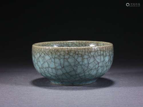 A Ru-ware Crackle Bowl