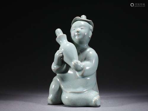 A Ru-ware Seated Figure