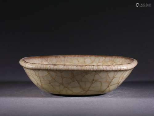 A Ge-ware Crackle Bowl