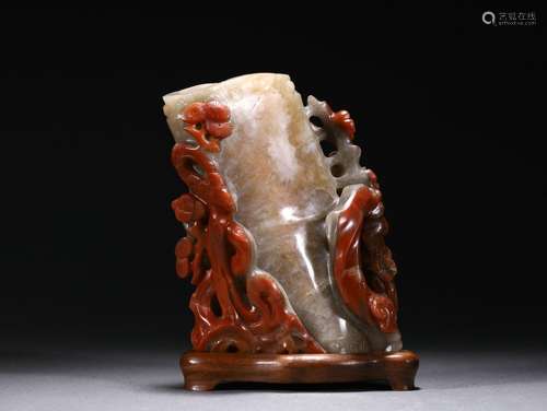 A Carved Agate Brushpot