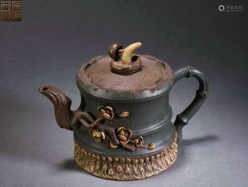 A Ganoderma Lucidum Purple Clay Teapot