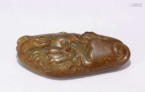 A Green high ancient jade animal ornament