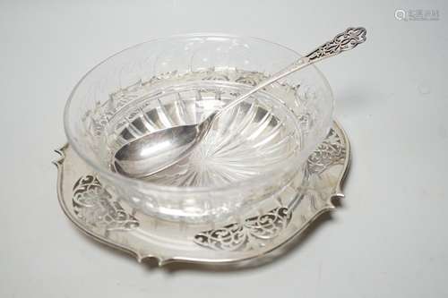 A George V pieced silver stand, with cut glass bowl and matc...