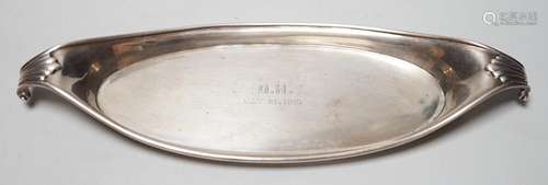 An Edwardian silver two handled oval stand, Goldsmiths &...