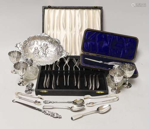 Sundry small silverwares including flatware, a pair of mount...