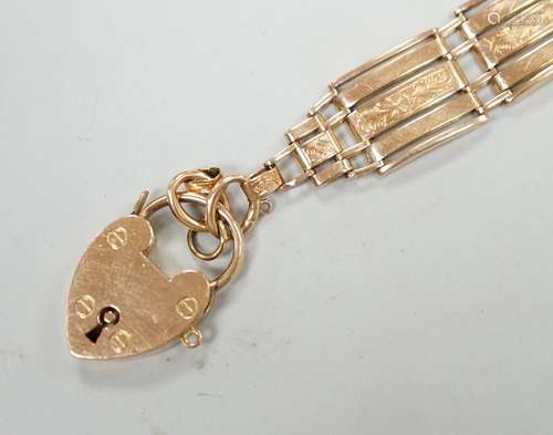 A 15ct gate link bracelet, with heart shaped padlock clasp, ...