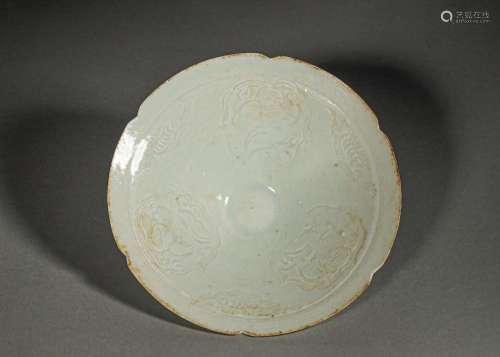 A figure patterned Hutian kiln porcelain bowl