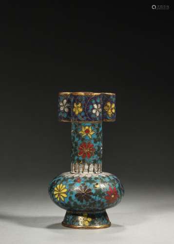 An interlocking flower patterned double-eared cloisonne vase