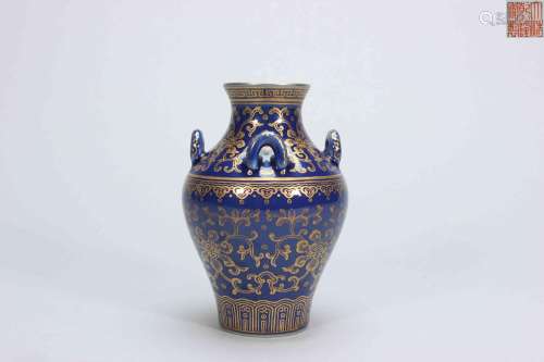 A blue ground gilt flower porcelain vase