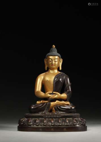 A gilding copper Sakyamuni buddha statue