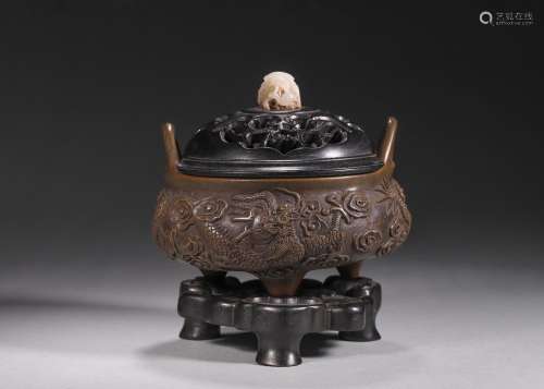 A cloud and dragon patterned double-eared copper censer