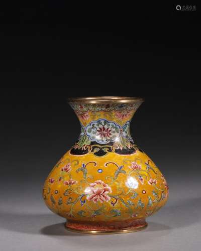 An interlocking flower patterned copper enamel water pot