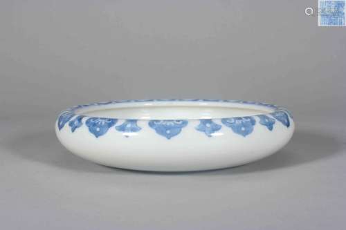 A blue and white swallow porcelain washer