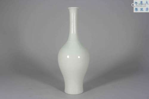 A flower carved white glaze porcelain vase