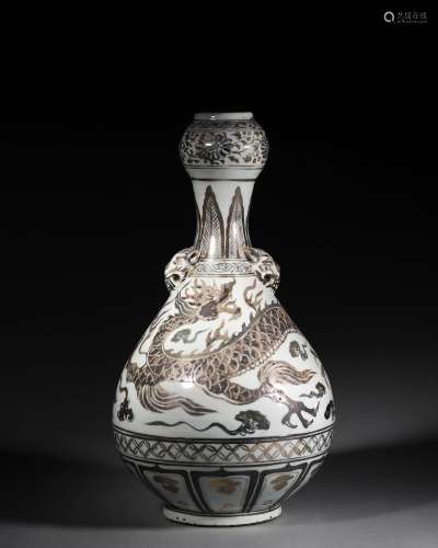 A dragon patterned porcelain vase