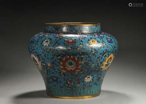 An interlocking flower patterned cloisonne jar
