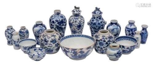 A mixed lot of Chinese blue and white small vases, jarlets a...