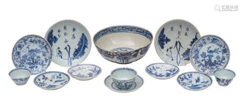A group of thirteen pieces of Chinese blue and white 'wr...