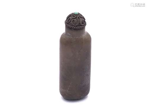 A small carved stone snuff bottle, 5cm.