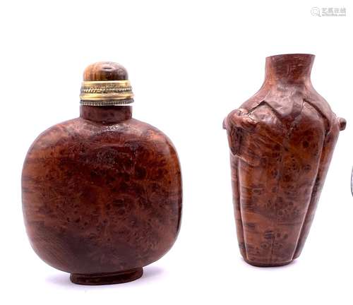 A carved burr walnut snuff bottles. 6.5/5.2cm.