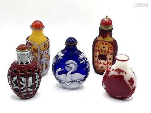 5 Chinese carved cameo glass snuff bottles. Talles