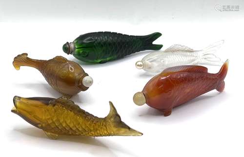 5 carved snuff bottles ion there form of fish, 1 a