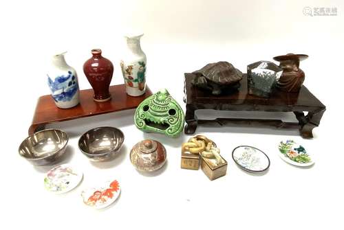 A small colllection of mixed Chinese items to incl