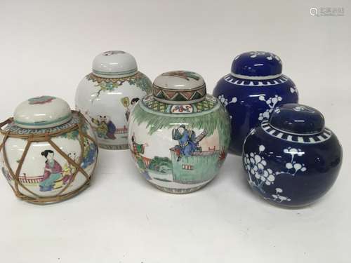 A collection of five Chinese export Porcelain ging